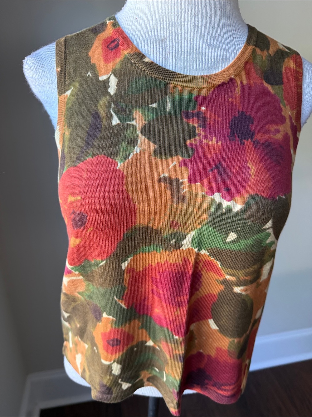 Floral Print Sleeveless Tank Top in Olive & Orange